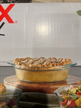 Pyrex Clear Glass Pie Dish with Rim - Transparent